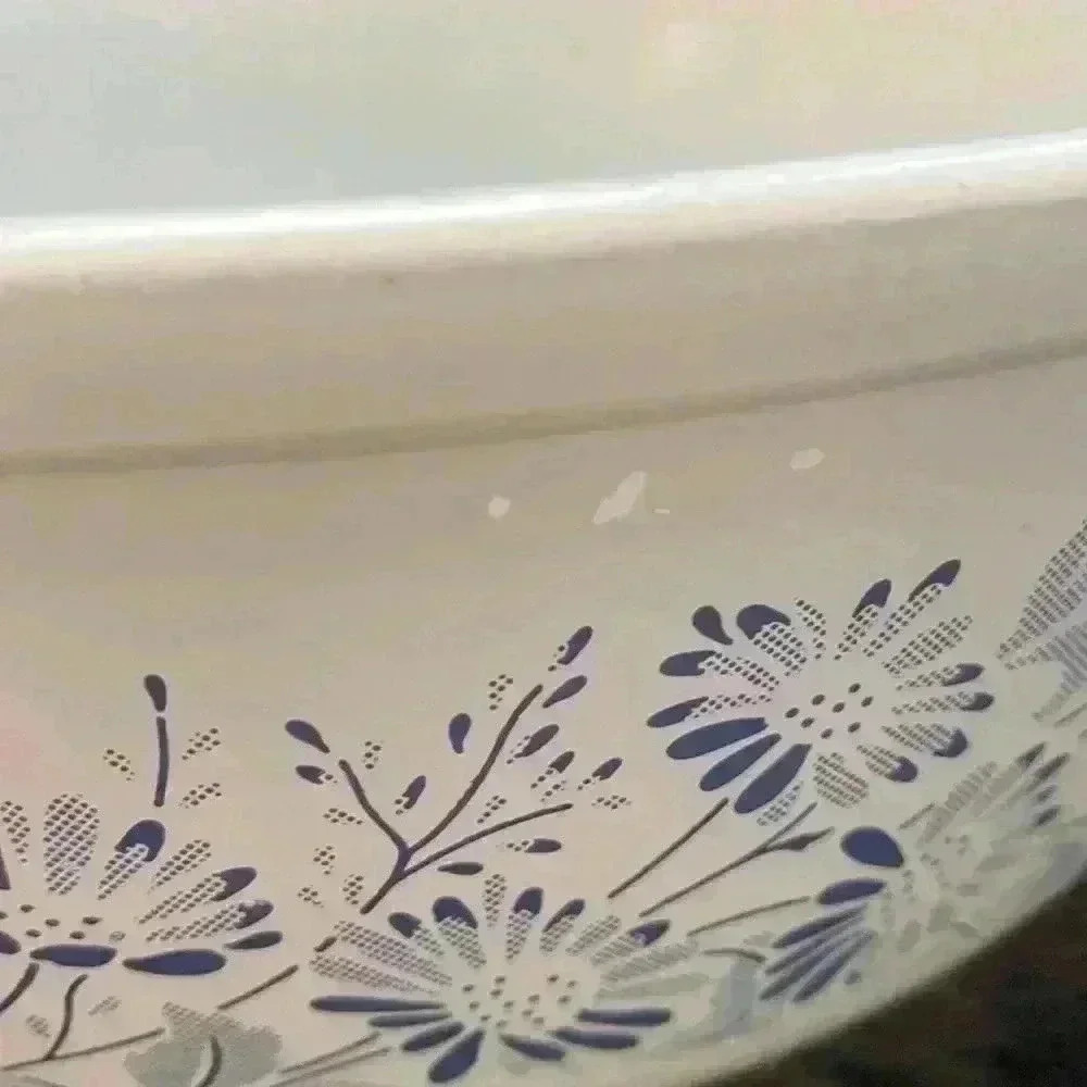 Vintage Pyrex #404, 4 litre Colonial Mist Blue Mist bowl white with blue flowers - Picture 12 of 16